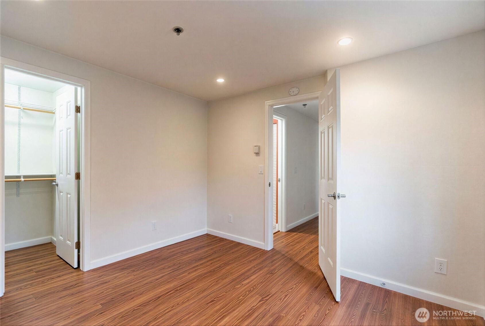 975 Aberdeen Avenue NE #F207, Renton, WA 98056