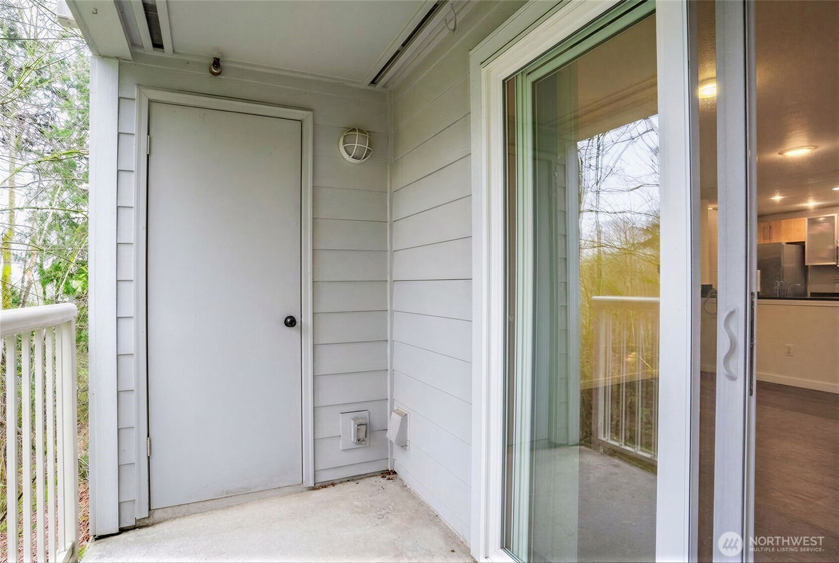 975 Aberdeen Avenue NE #F207, Renton, WA 98056