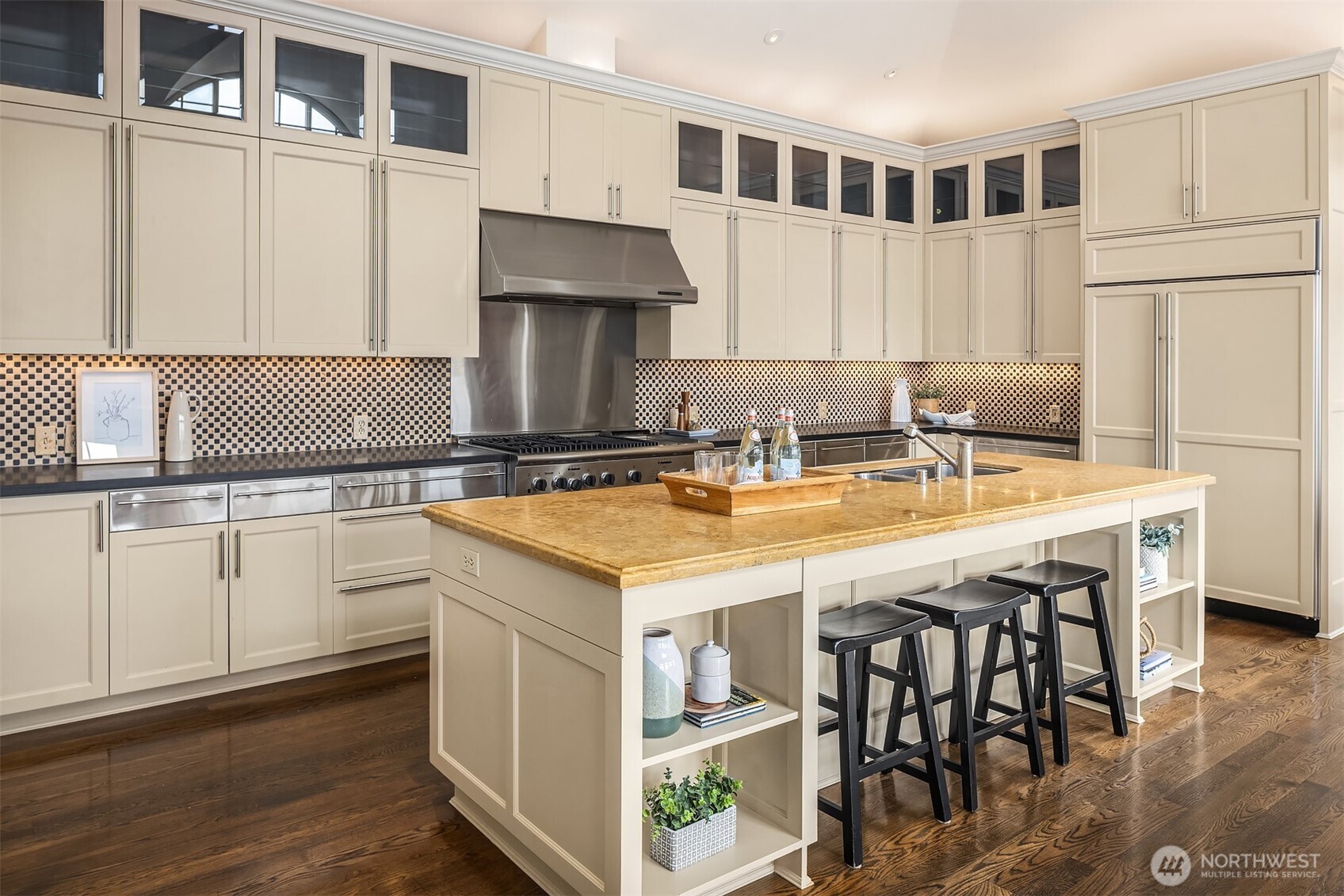 463 39th Avenue E, Seattle, WA 98112