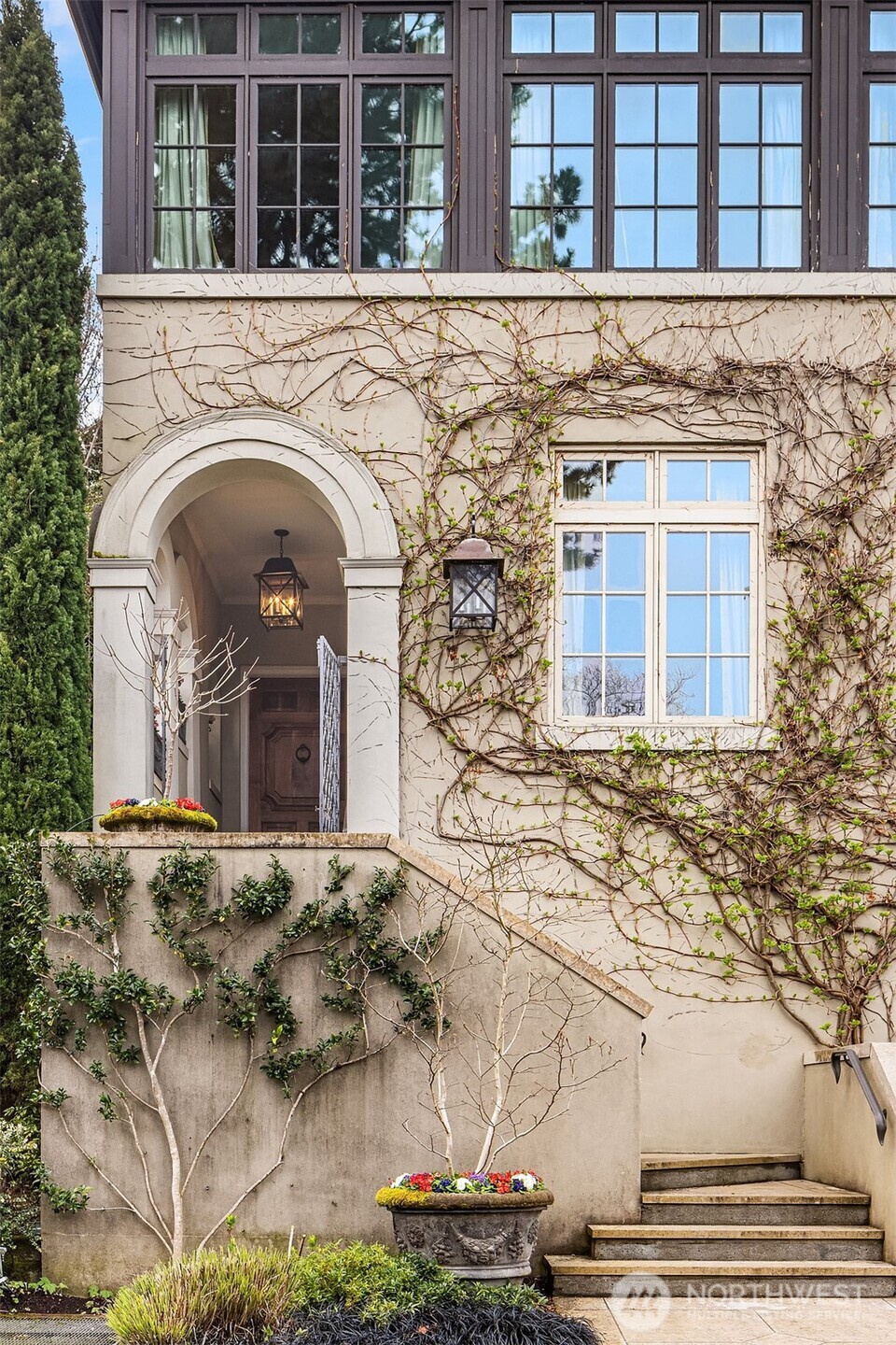 463 39th Avenue E, Seattle, WA 98112