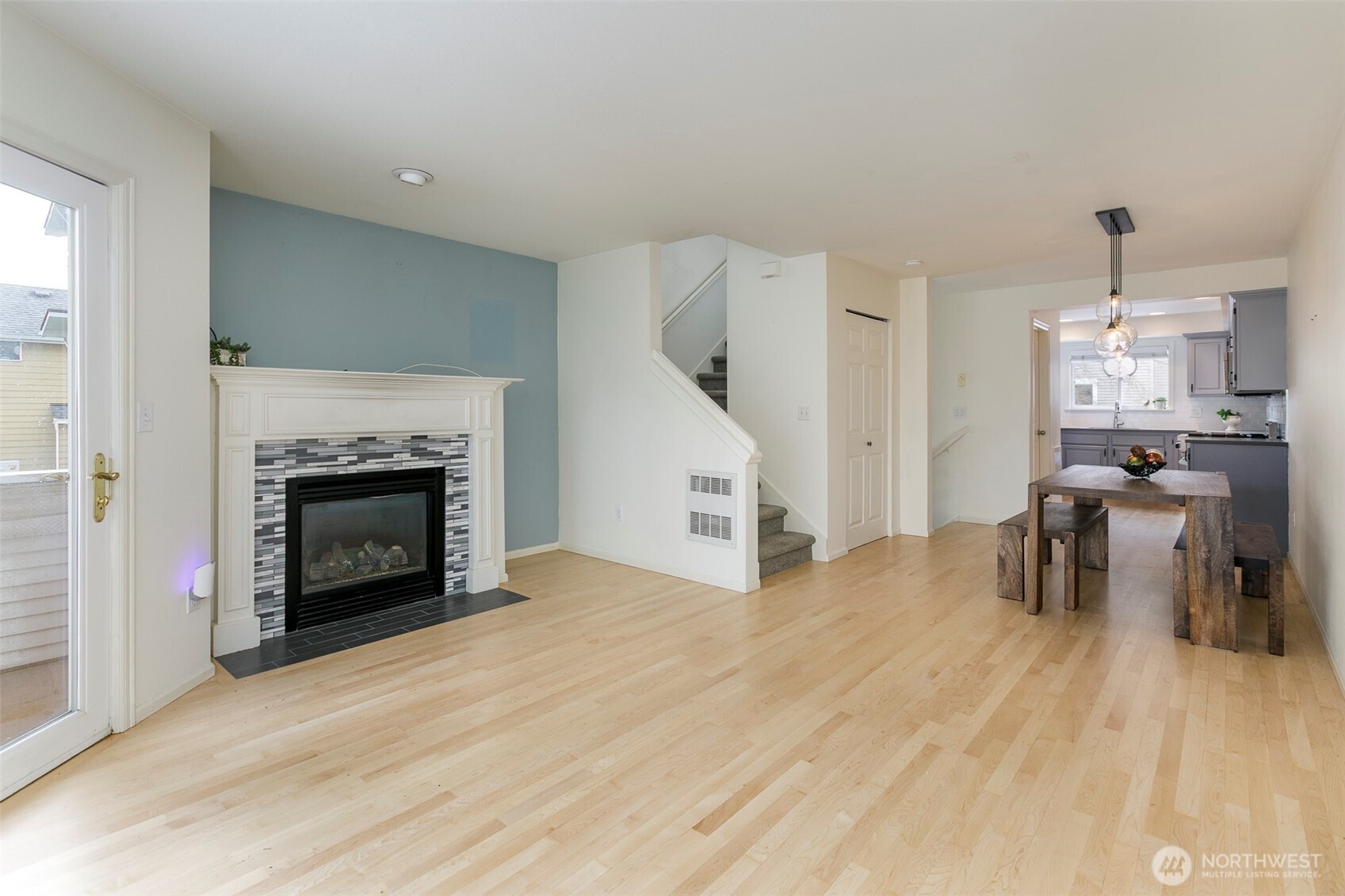 730 N 95th Street , Seattle, WA 98103