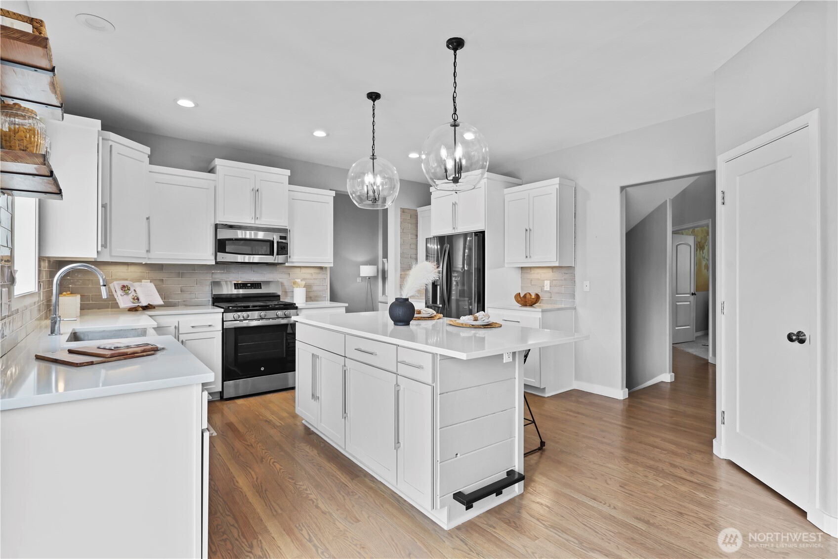 9806 Trombley Road , Snohomish, WA 98290-6379