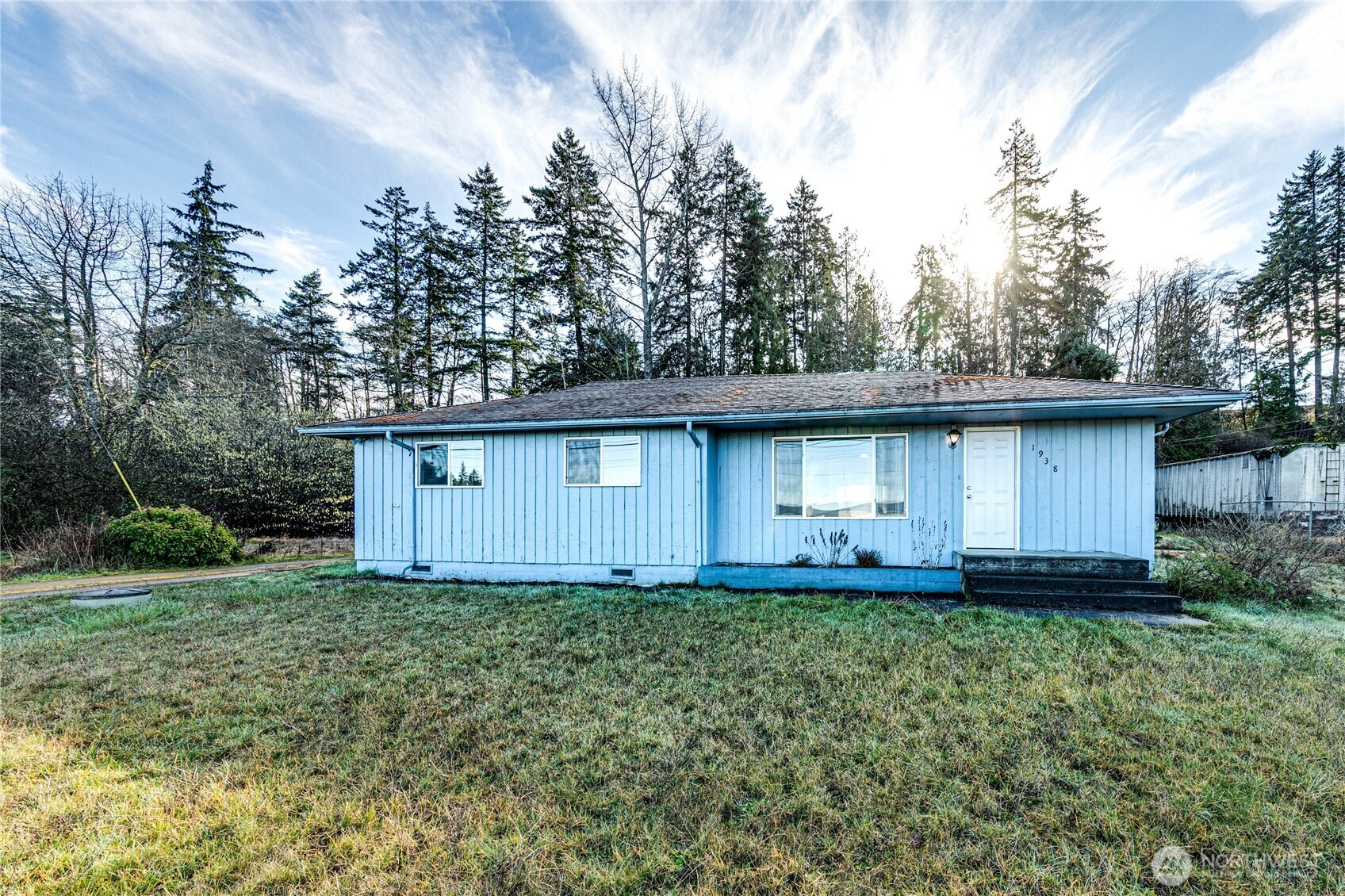 1938 W Highway 101 , Port Angeles, WA 98363