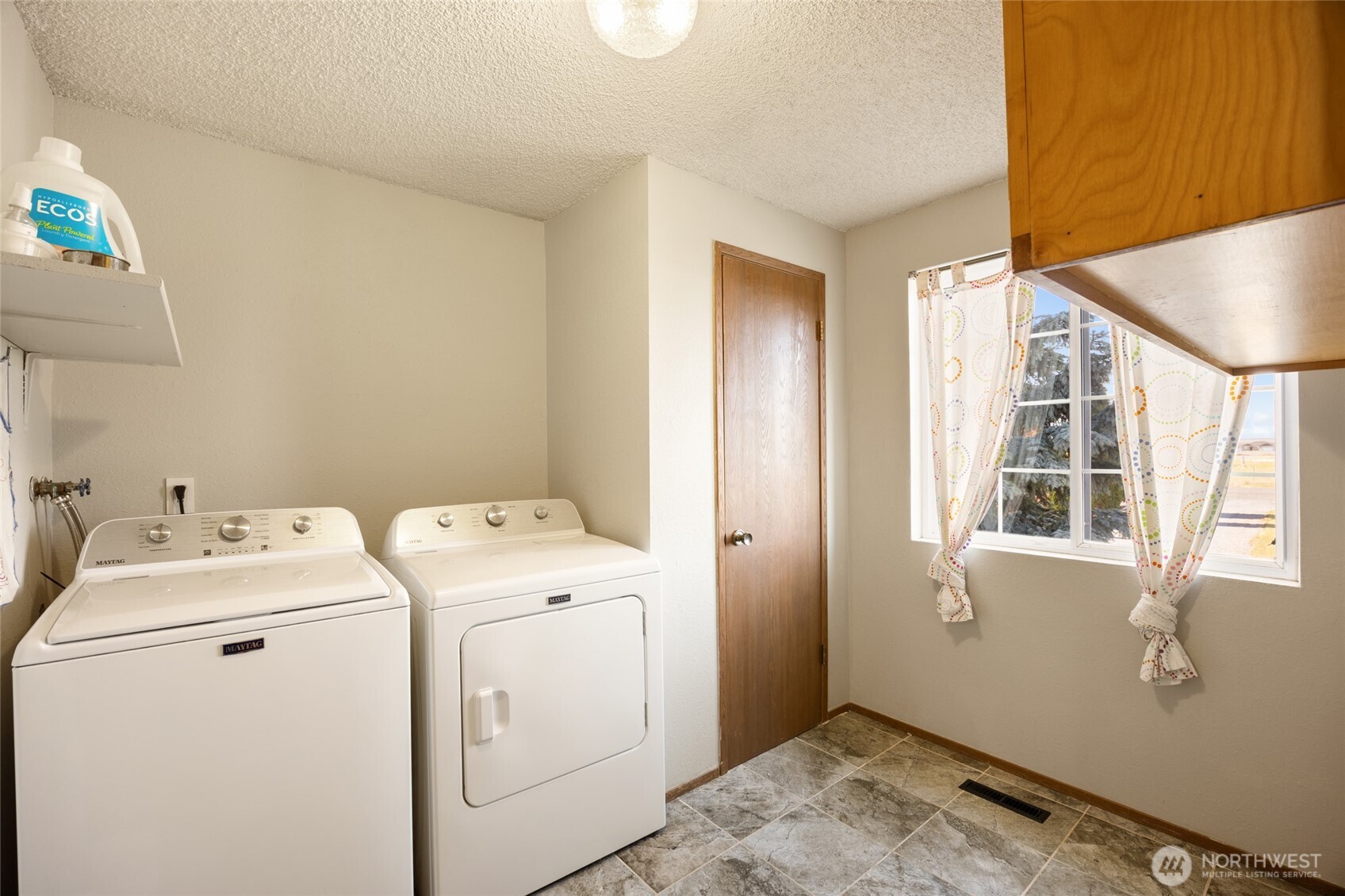 6919 D.5 Road NE, Moses Lake, WA 98837