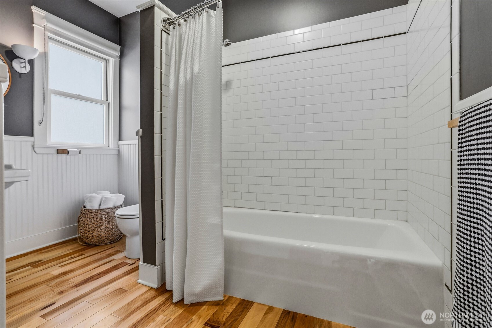 6725 Earl Avenue NW, Seattle, WA 98117