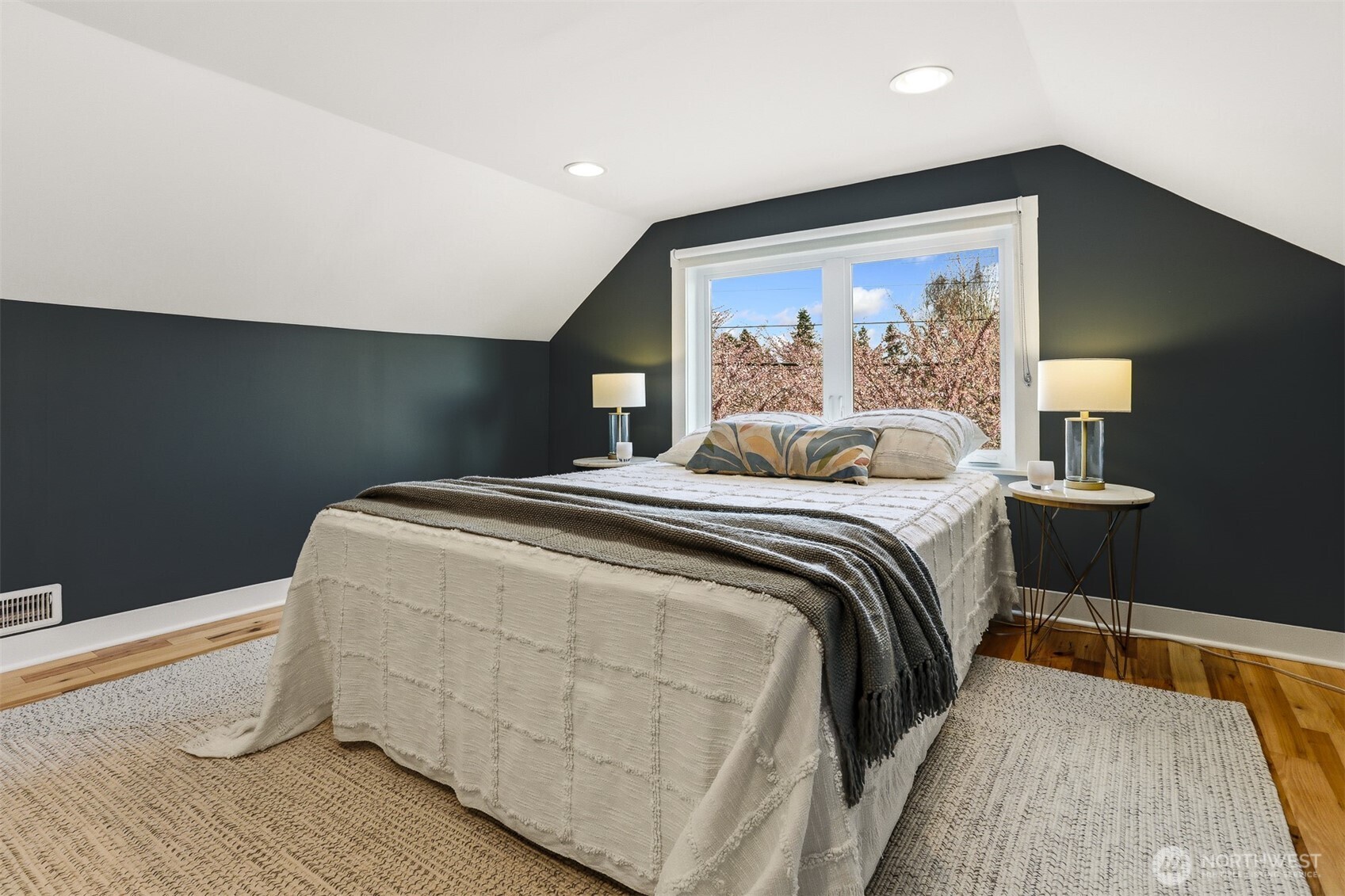 6725 Earl Avenue NW, Seattle, WA 98117