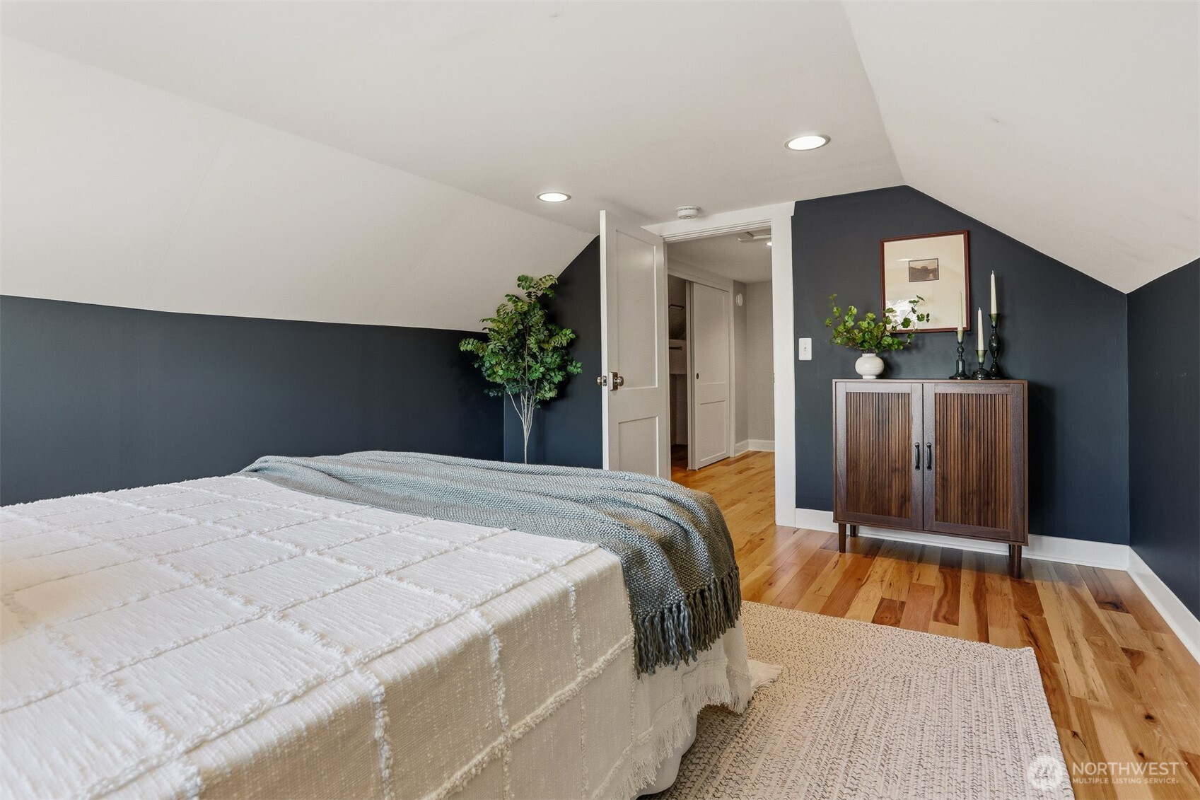 6725 Earl Avenue NW, Seattle, WA 98117