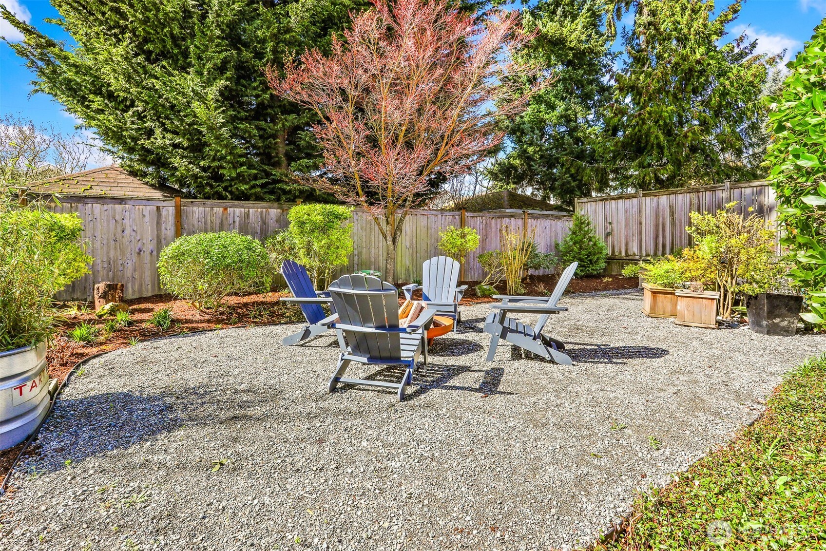 6725 Earl Avenue NW, Seattle, WA 98117