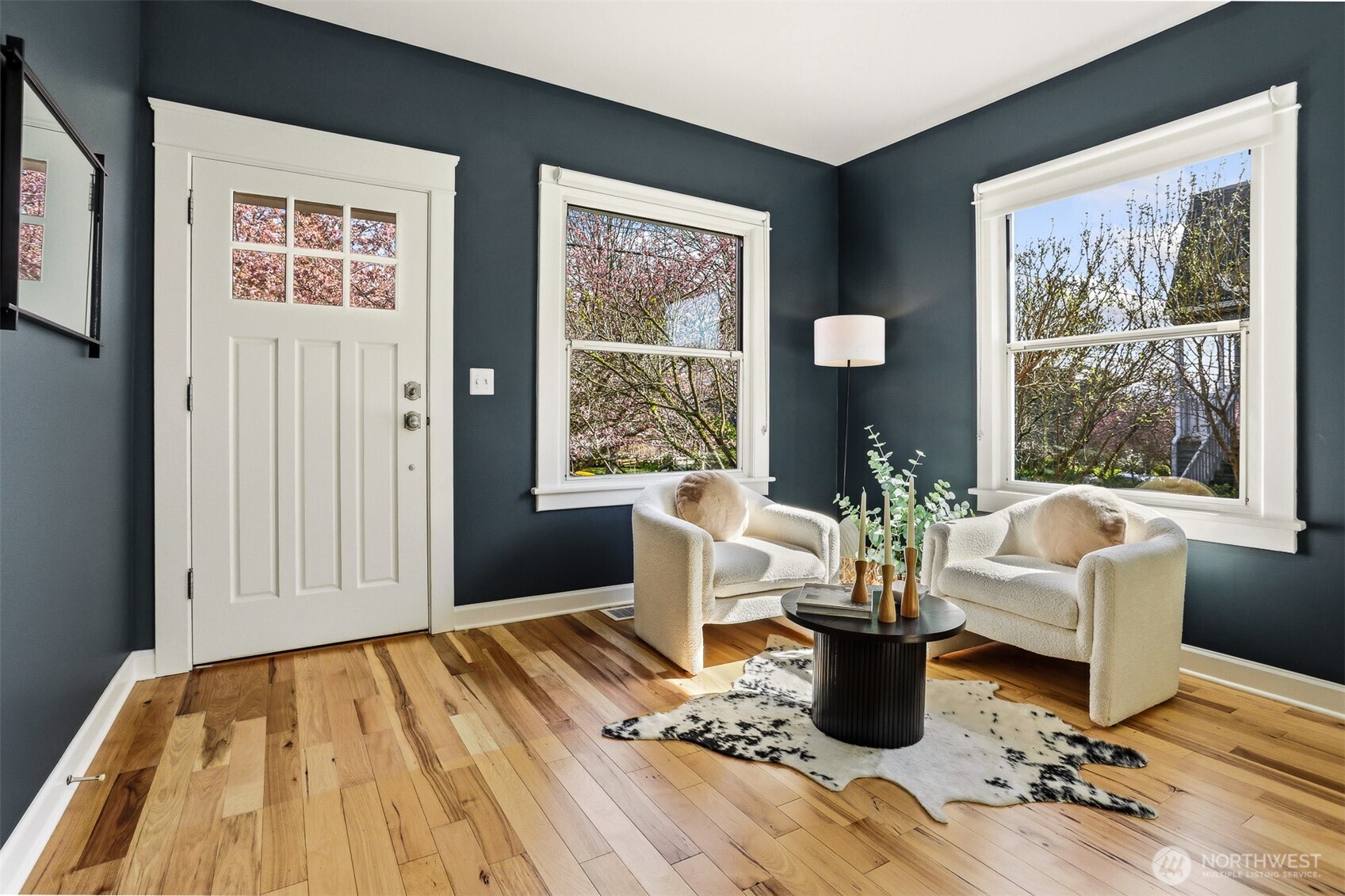 6725 Earl Avenue NW, Seattle, WA 98117