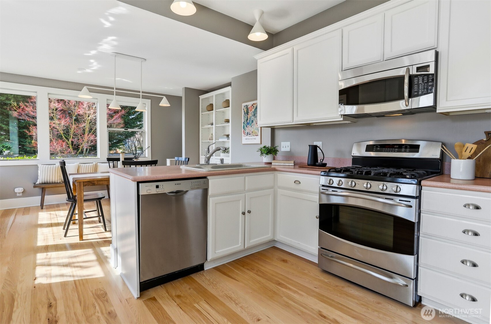 6725 Earl Avenue NW, Seattle, WA 98117