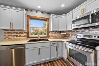 547 Silverbrook Road , Randle, WA 98377 - Photo 12