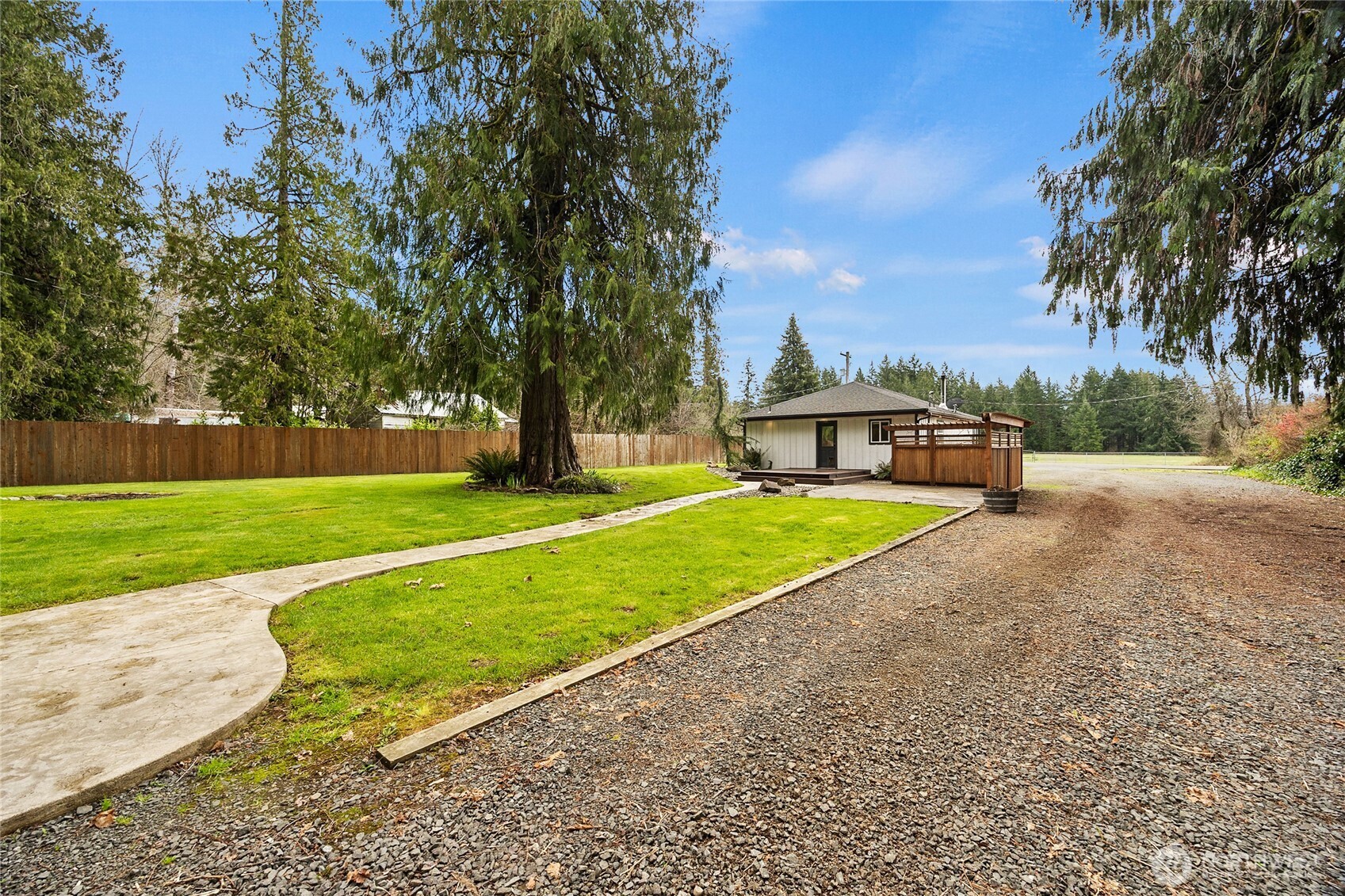 547 Silverbrook Road , Randle, WA 98377