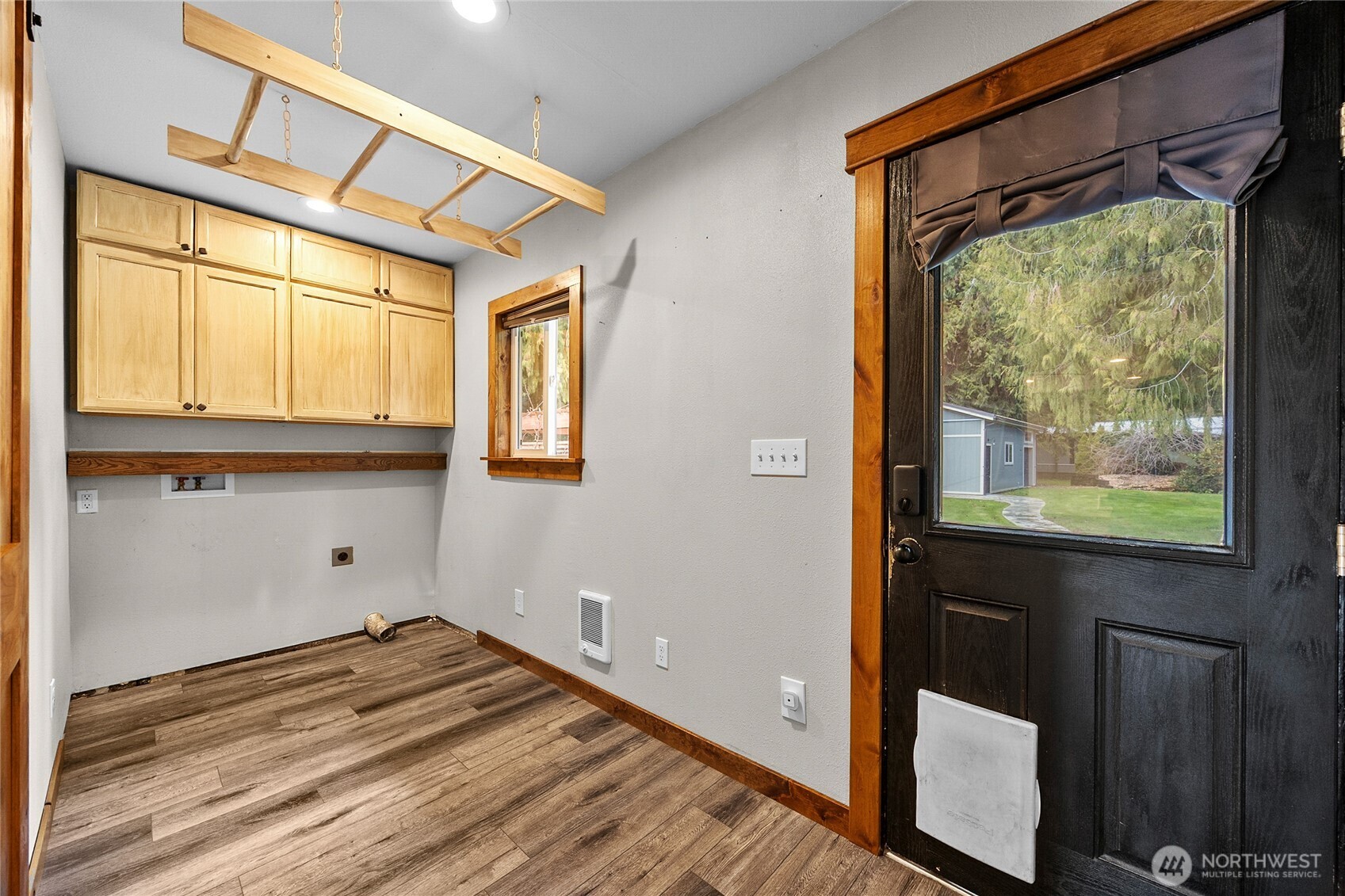 547 Silverbrook Road , Randle, WA 98377