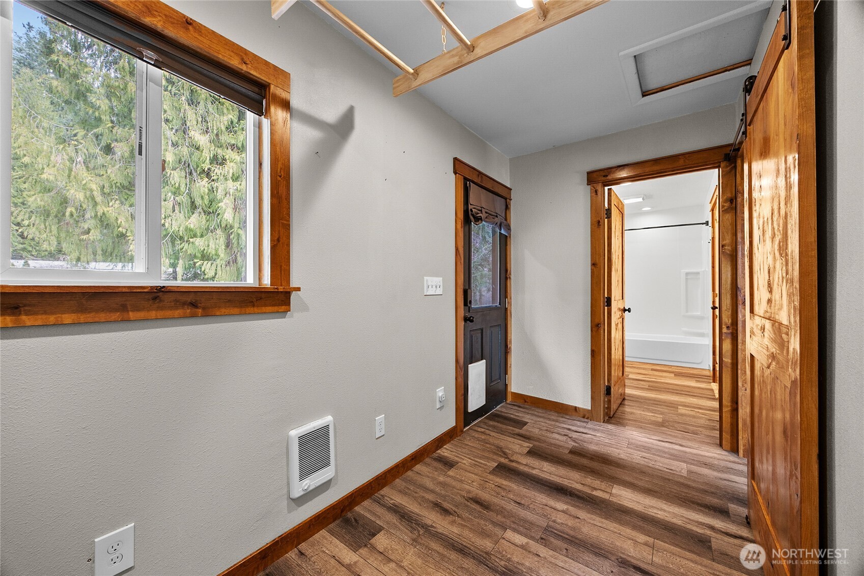 547 Silverbrook Road , Randle, WA 98377