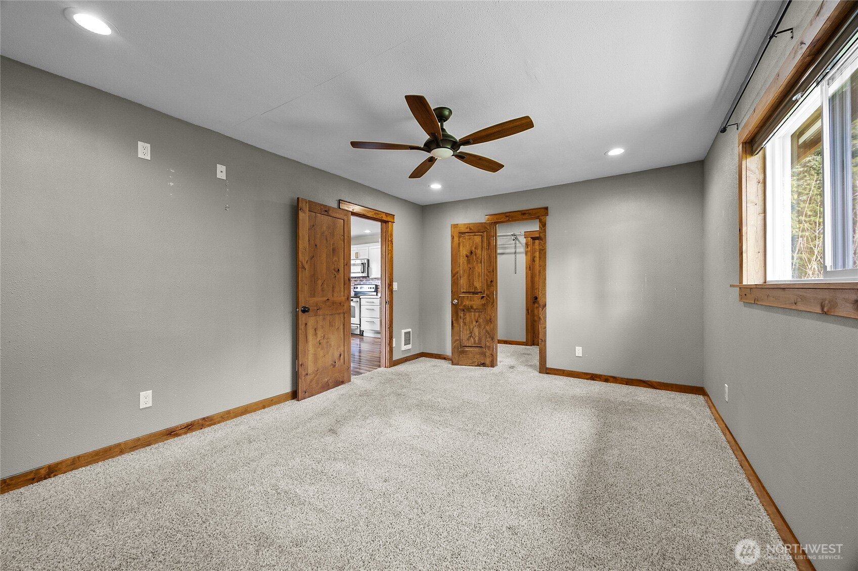 547 Silverbrook Road , Randle, WA 98377