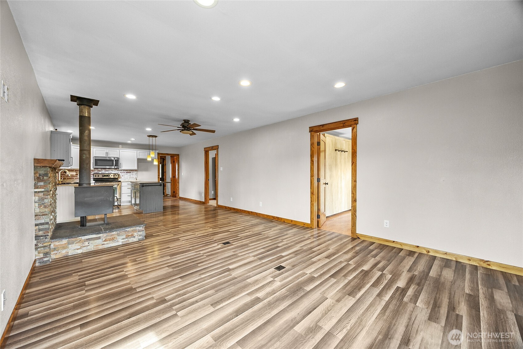 547 Silverbrook Road , Randle, WA 98377