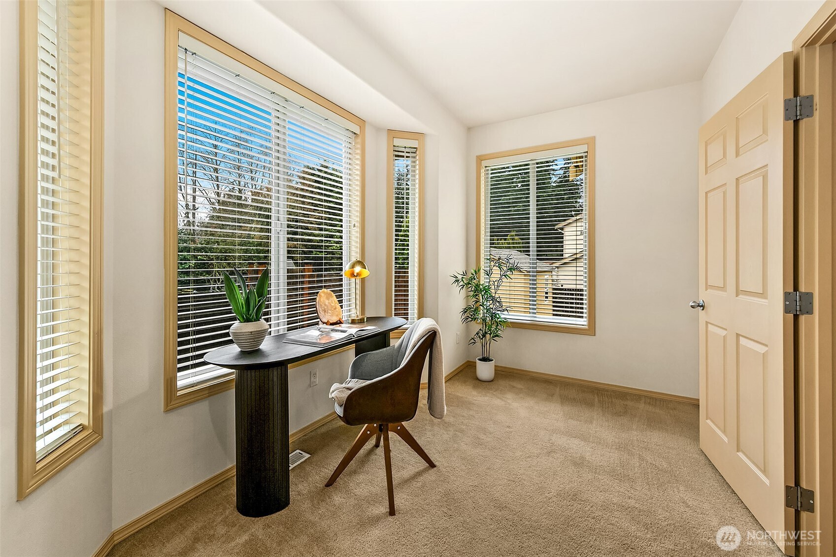 35638 8th Avenue SW, Federal Way, WA 98023