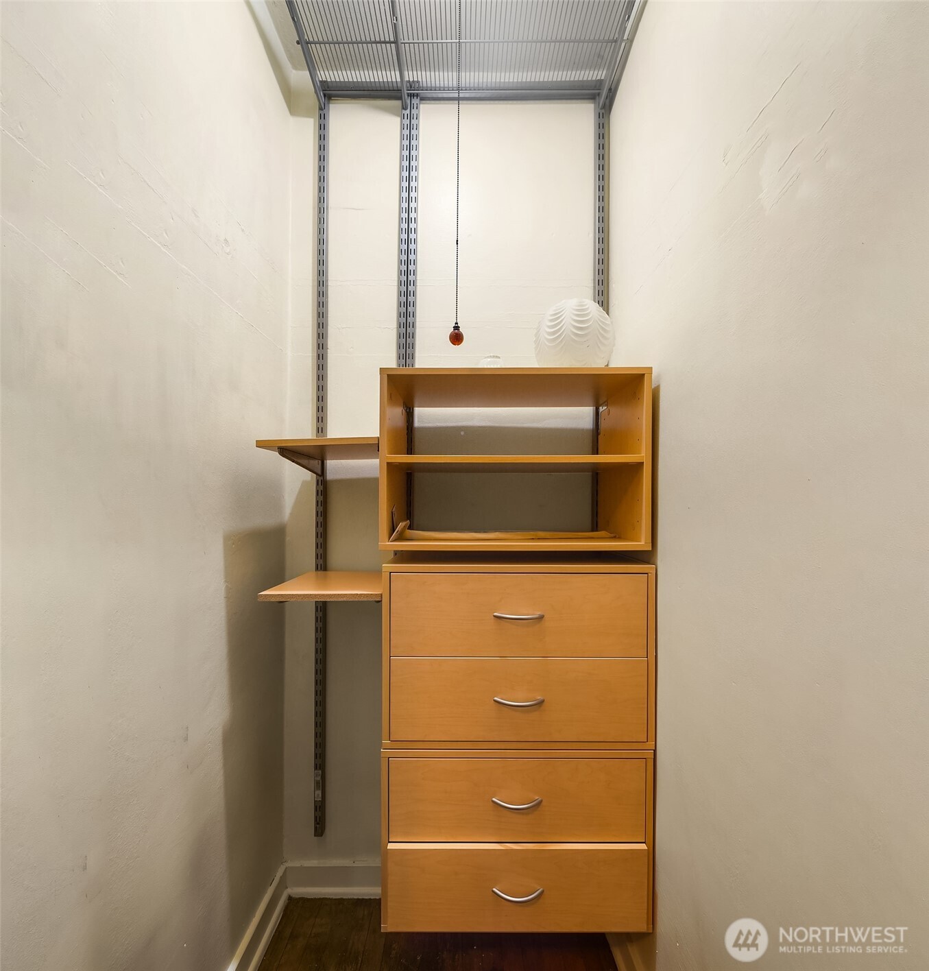 411 Boylston Avenue E #202, Seattle, WA 98102-4943