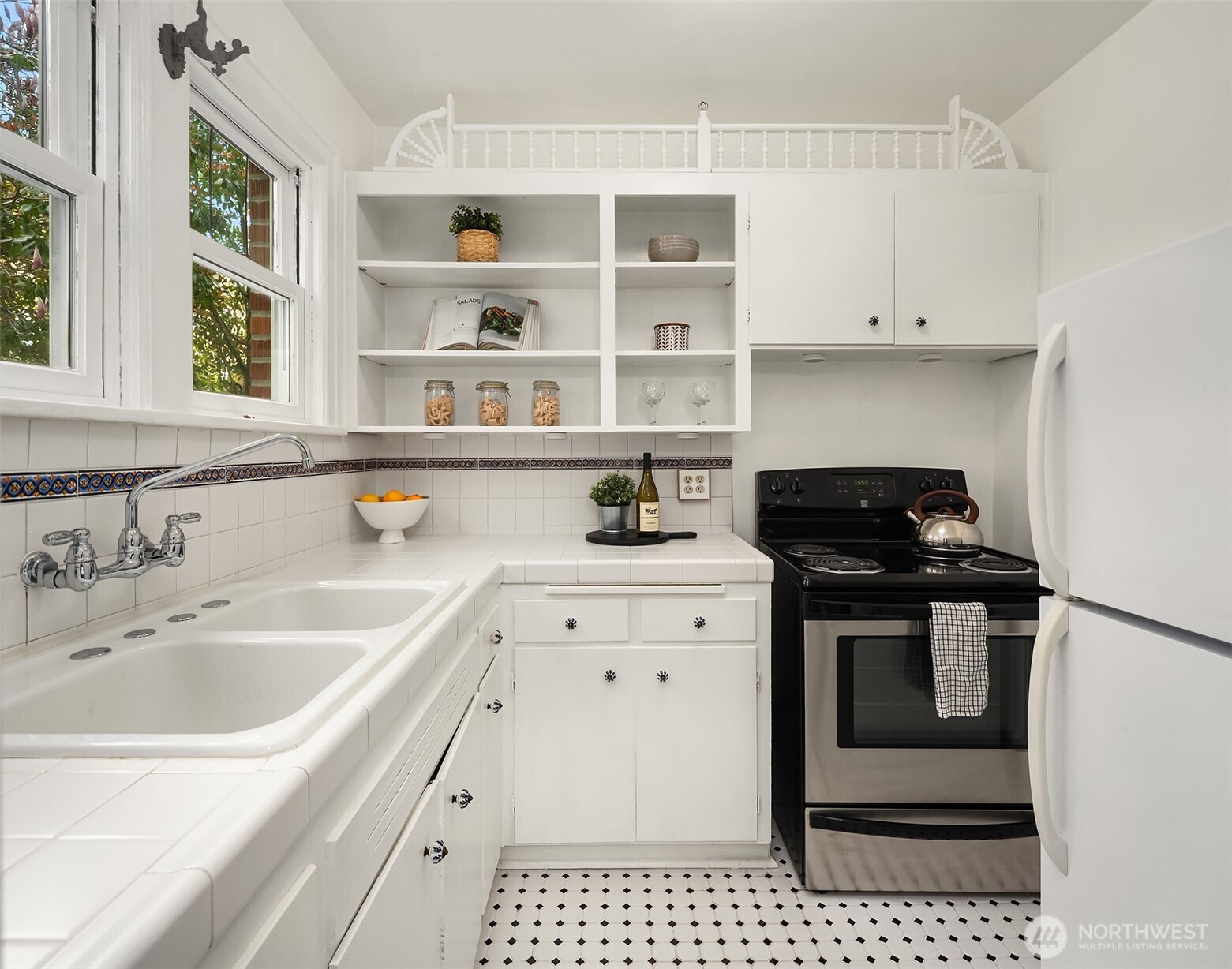 411 Boylston Avenue E #202, Seattle, WA 98102-4943