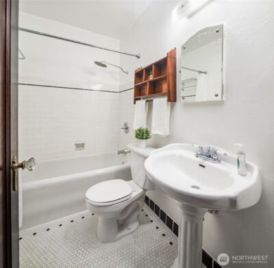 411 Boylston Avenue E #202, Seattle, WA 98102-4943 - Photo 20