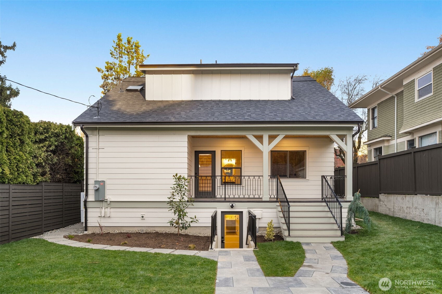 2121 1st Avenue W, Seattle, WA 98119