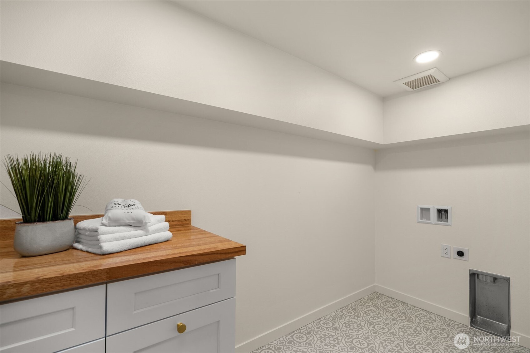 2121 1st Avenue W, Seattle, WA 98119