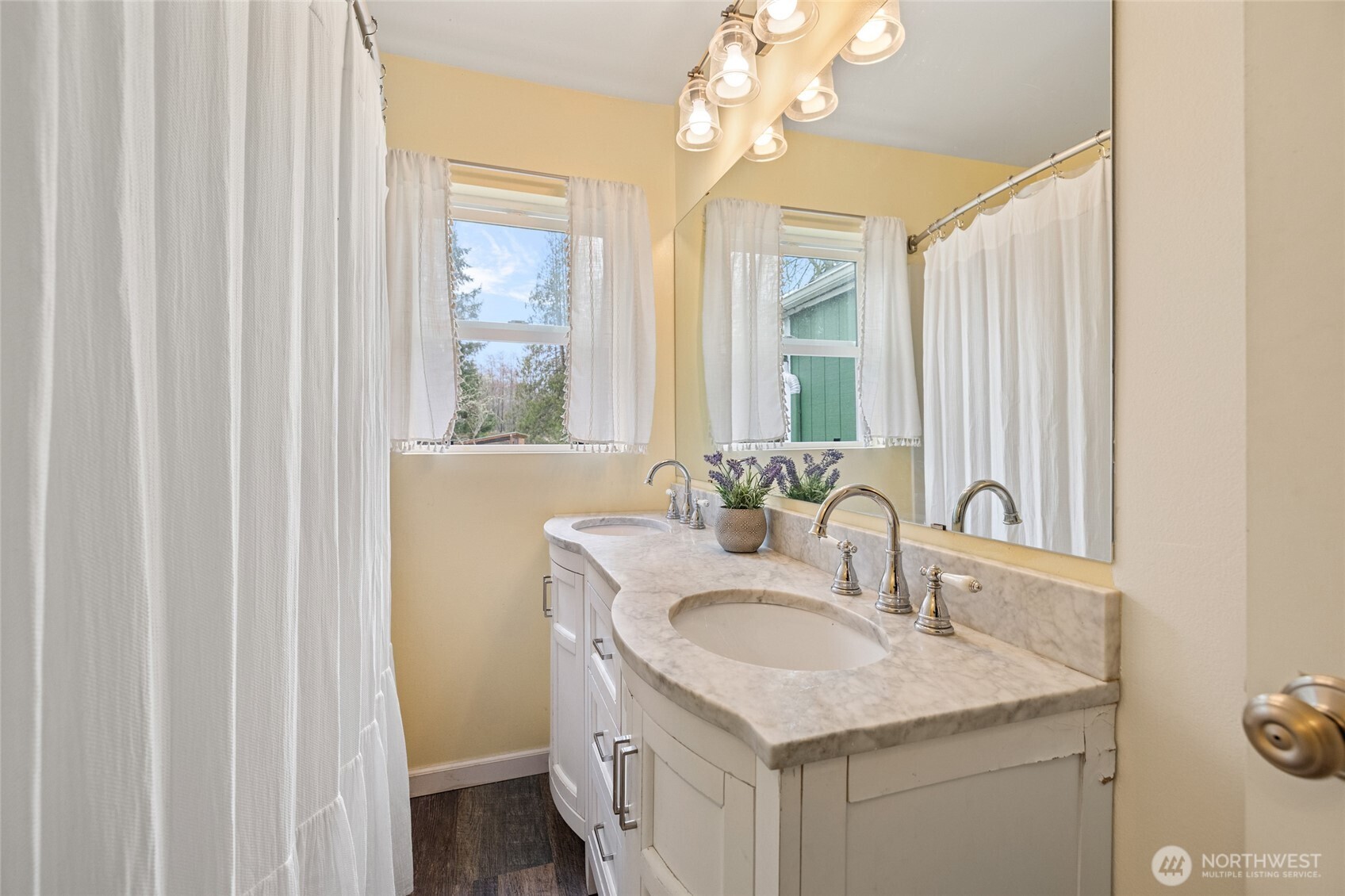21260 Lake Sixteen Road , Mount Vernon, WA 98274