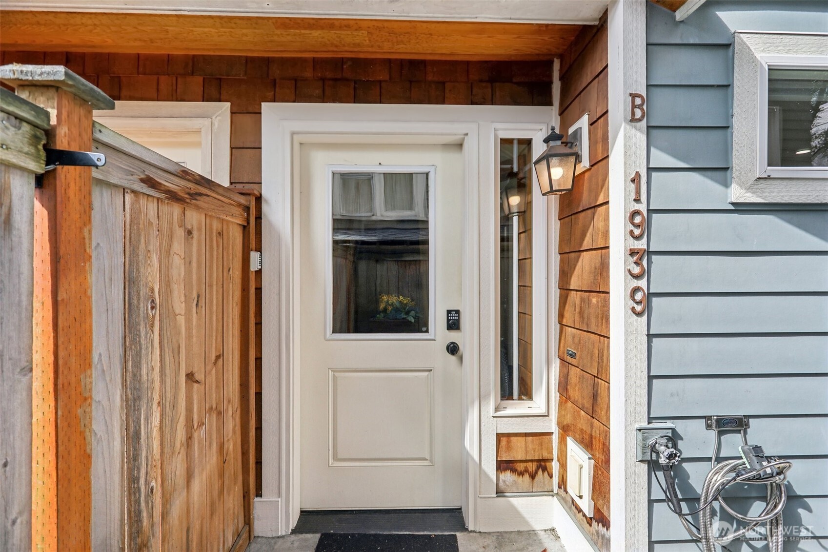 1939 10th Avenue W #B, Seattle, WA 98119