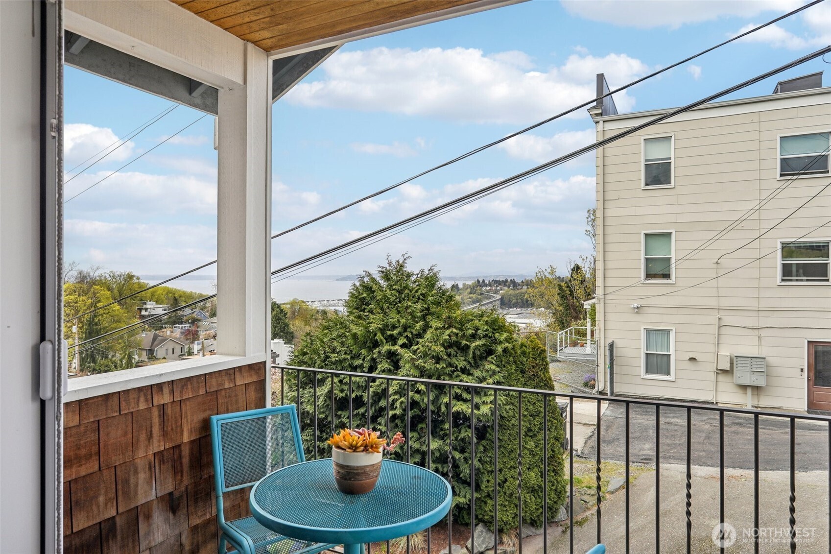 1939 10th Avenue W #B, Seattle, WA 98119