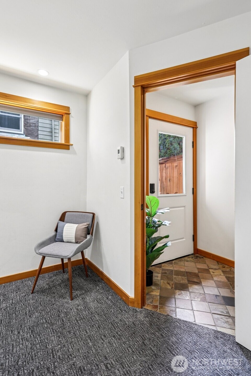 1939 10th Avenue W #B, Seattle, WA 98119