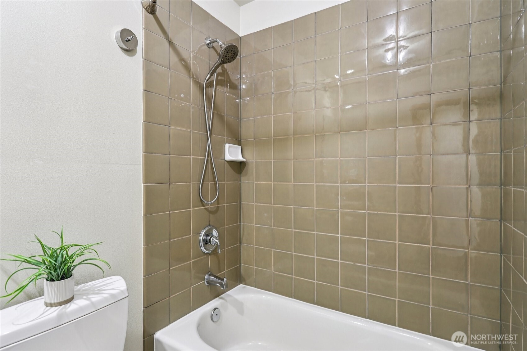 1939 10th Avenue W #B, Seattle, WA 98119