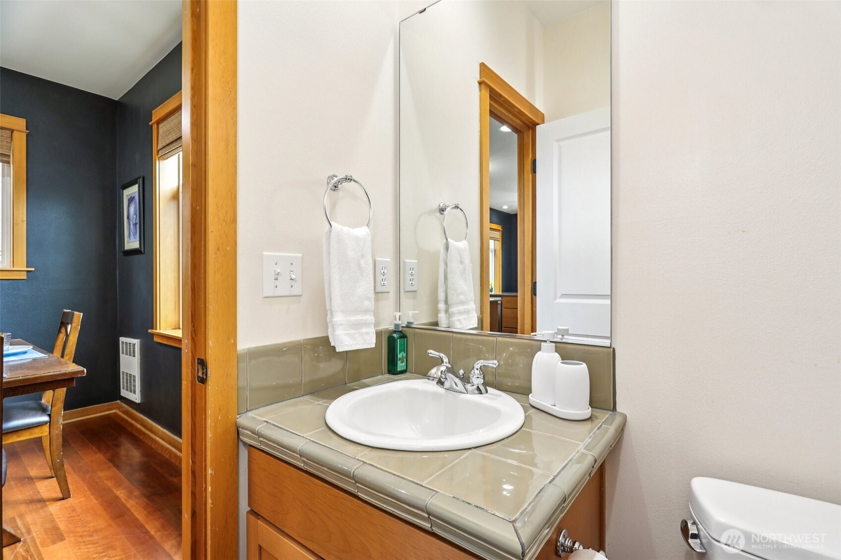 1939 10th Avenue W #B, Seattle, WA 98119