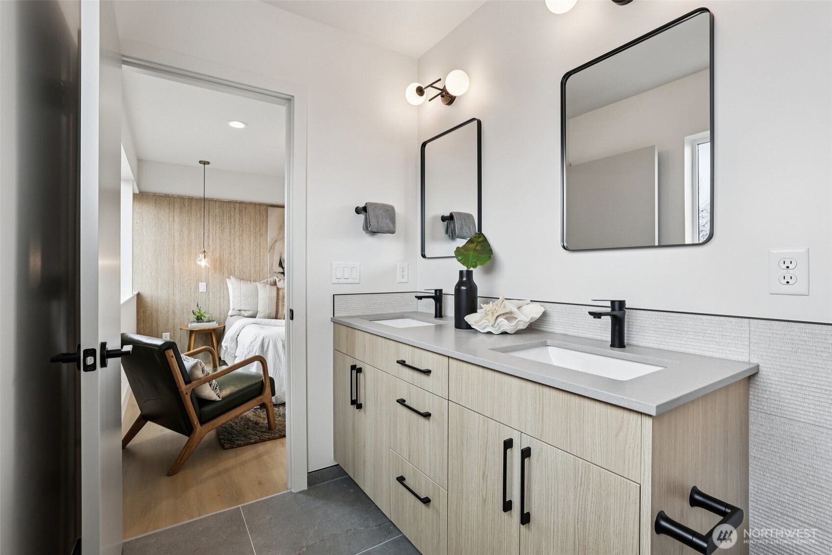 2626 58th Avenue SW #A, Seattle, WA 98116