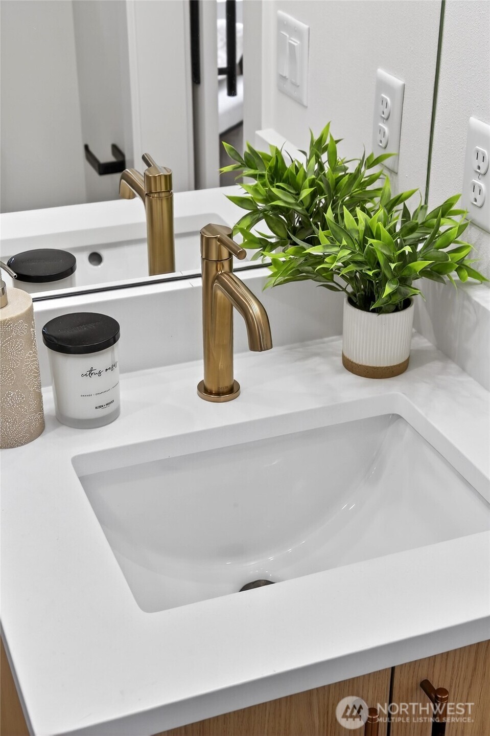 11013 Goodwin Way NE, Seattle, WA 98125