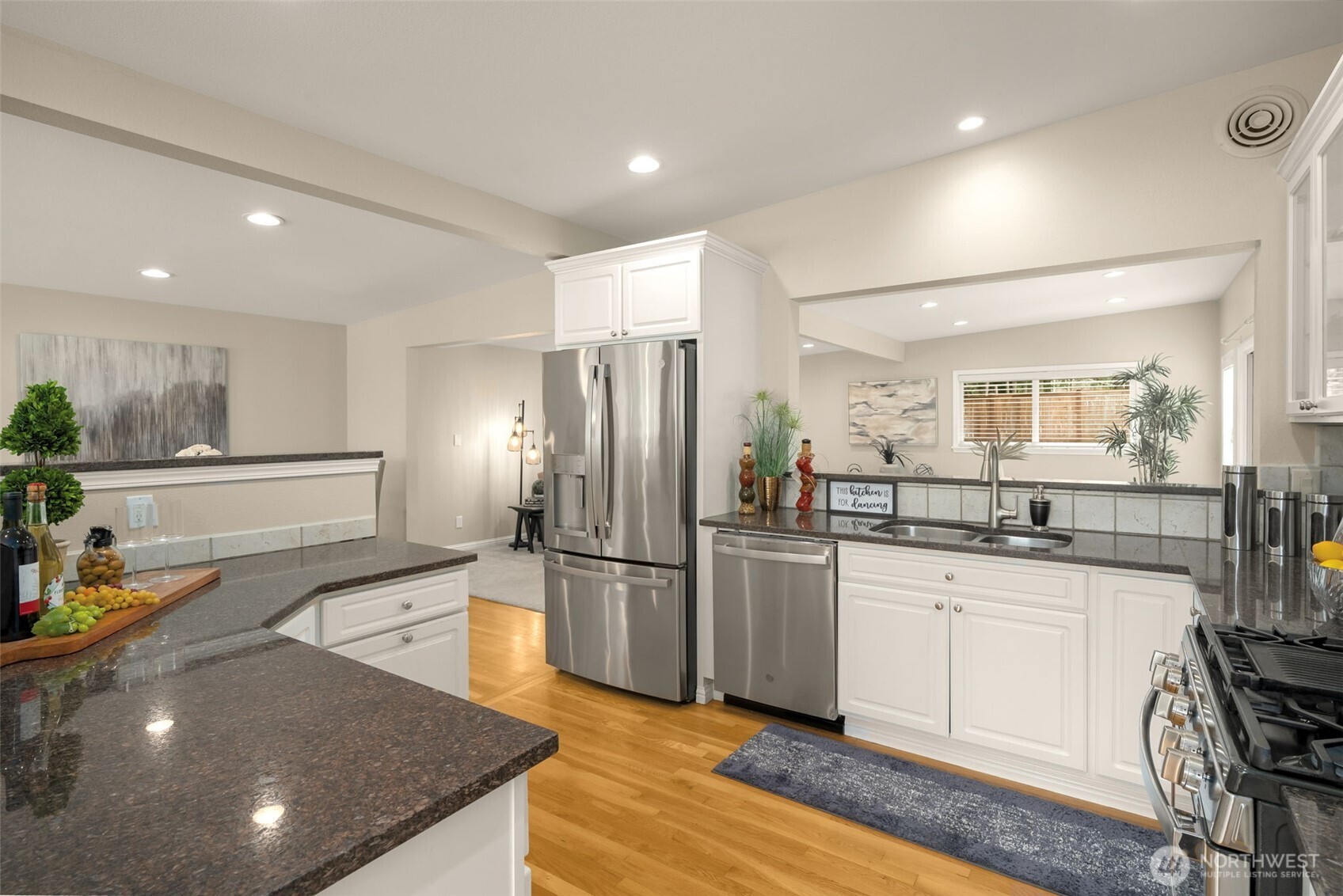 334 157th Avenue NE, Bellevue, WA 98008