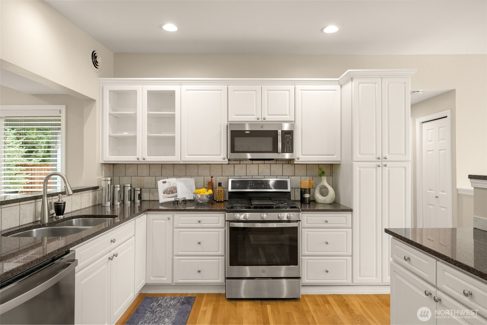 334 157th Avenue NE, Bellevue, WA 98008