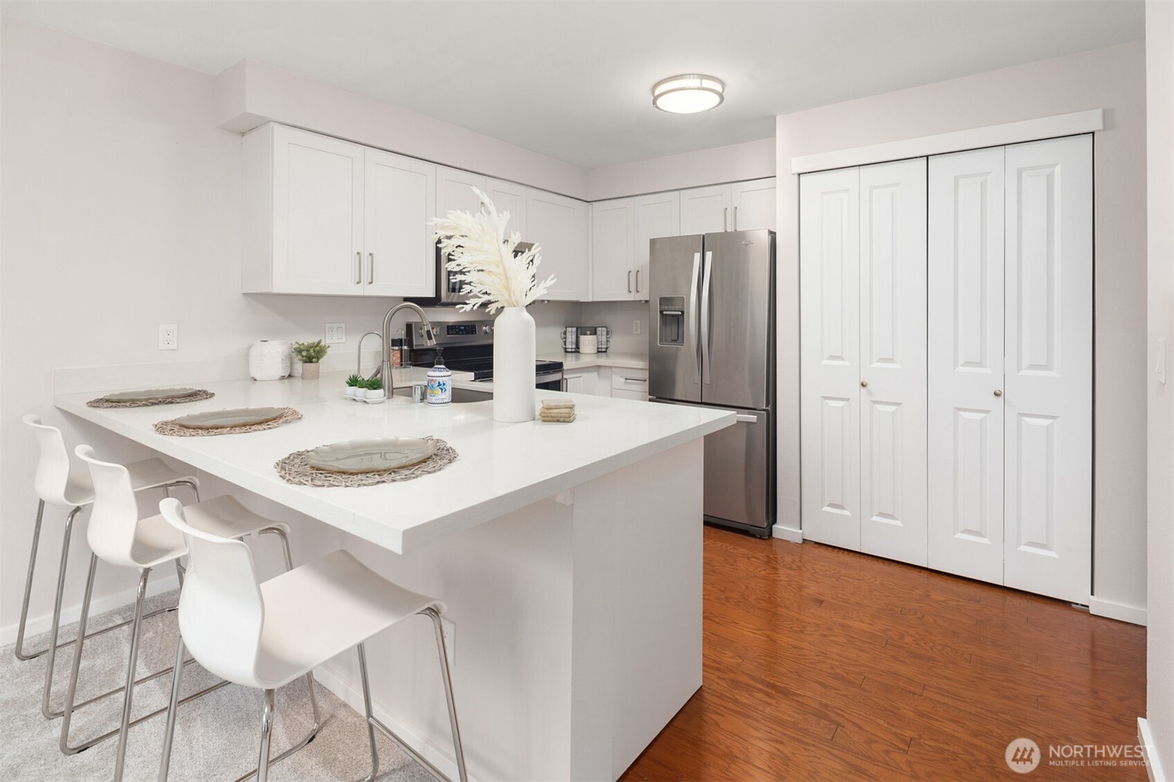 11215 NE 128th Street #L302, Kirkland, WA 98034-4737