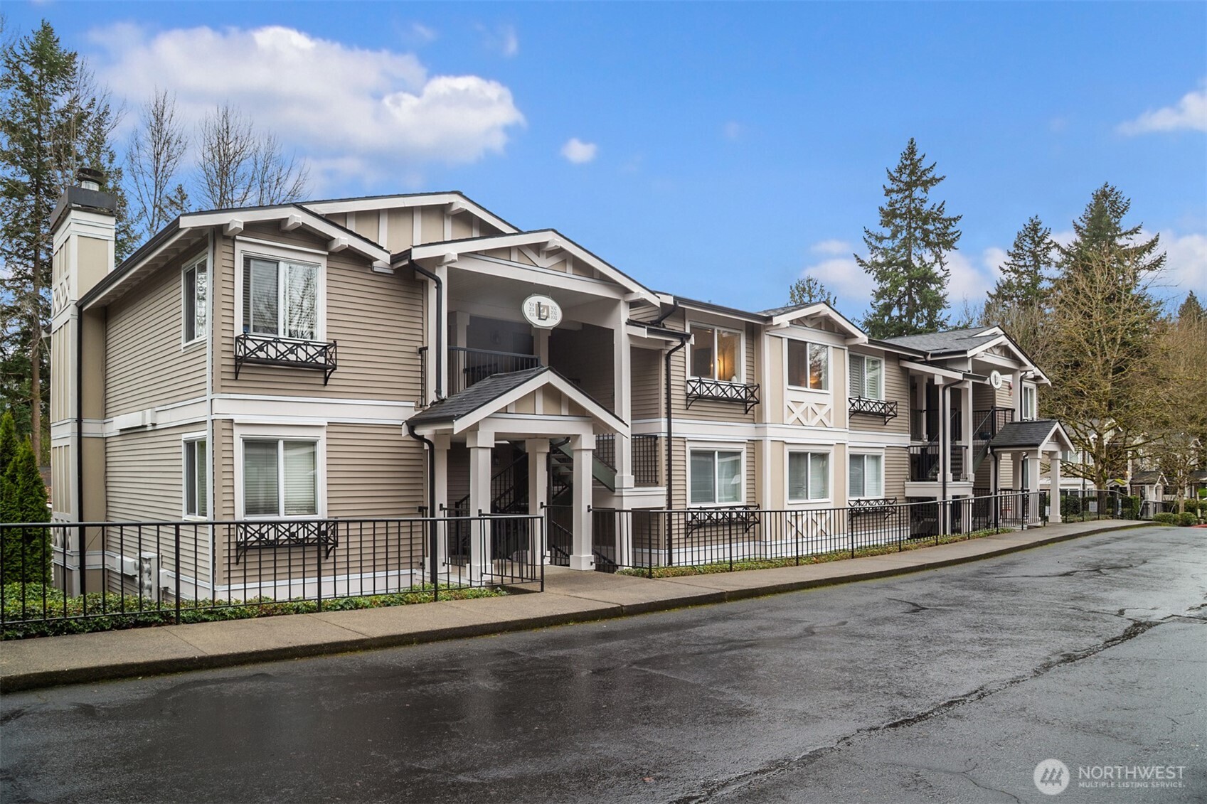 11215 NE 128th Street #L302, Kirkland, WA 98034-4737