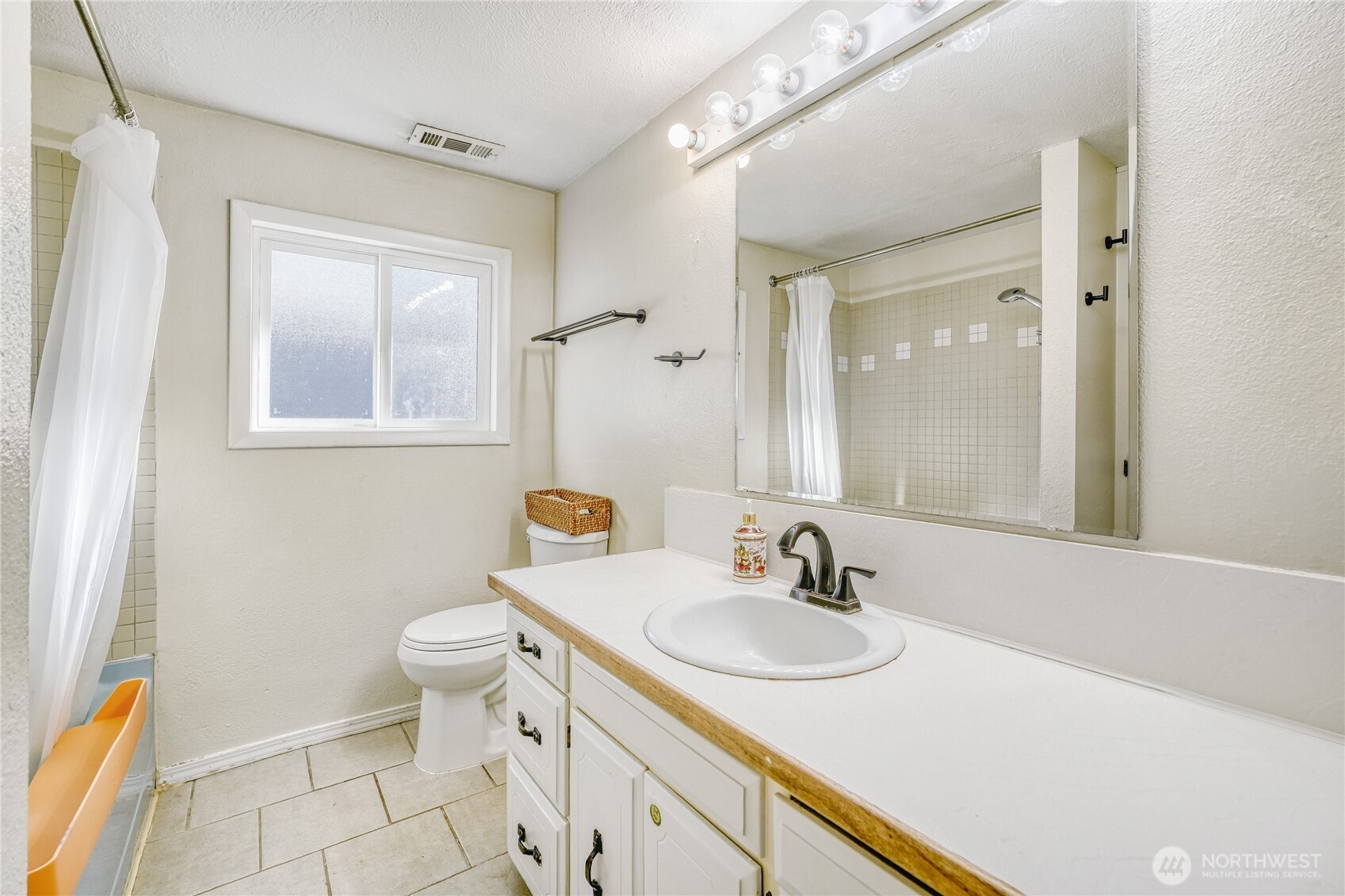 5025 45th Avenue SE, Lacey, WA 98503