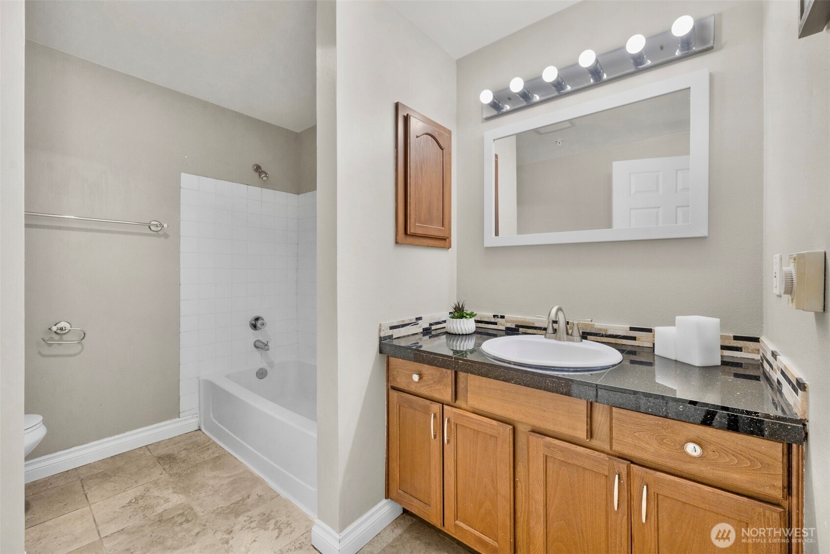 1001 W Casino Road #B101, Everett, WA 98204