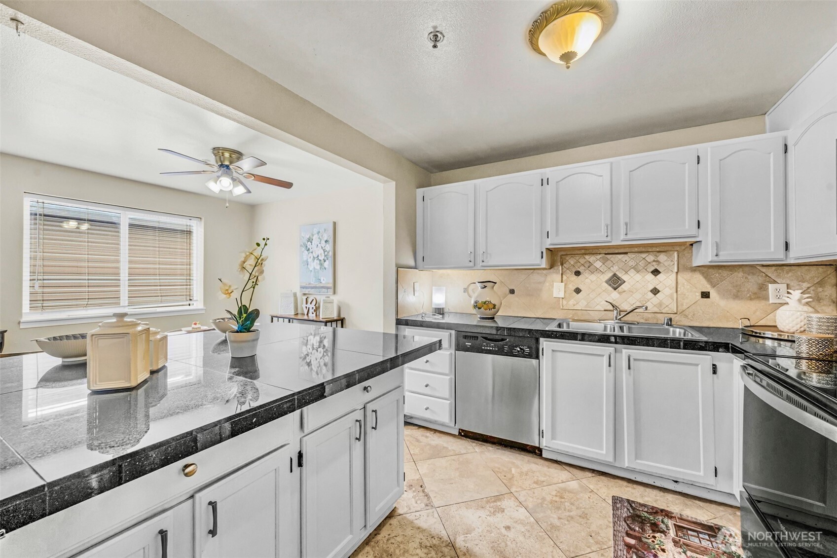 1001 W Casino Road #B101, Everett, WA 98204