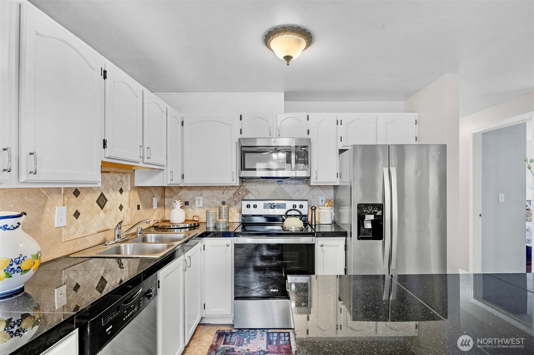 1001 W Casino Road #B101, Everett, WA 98204