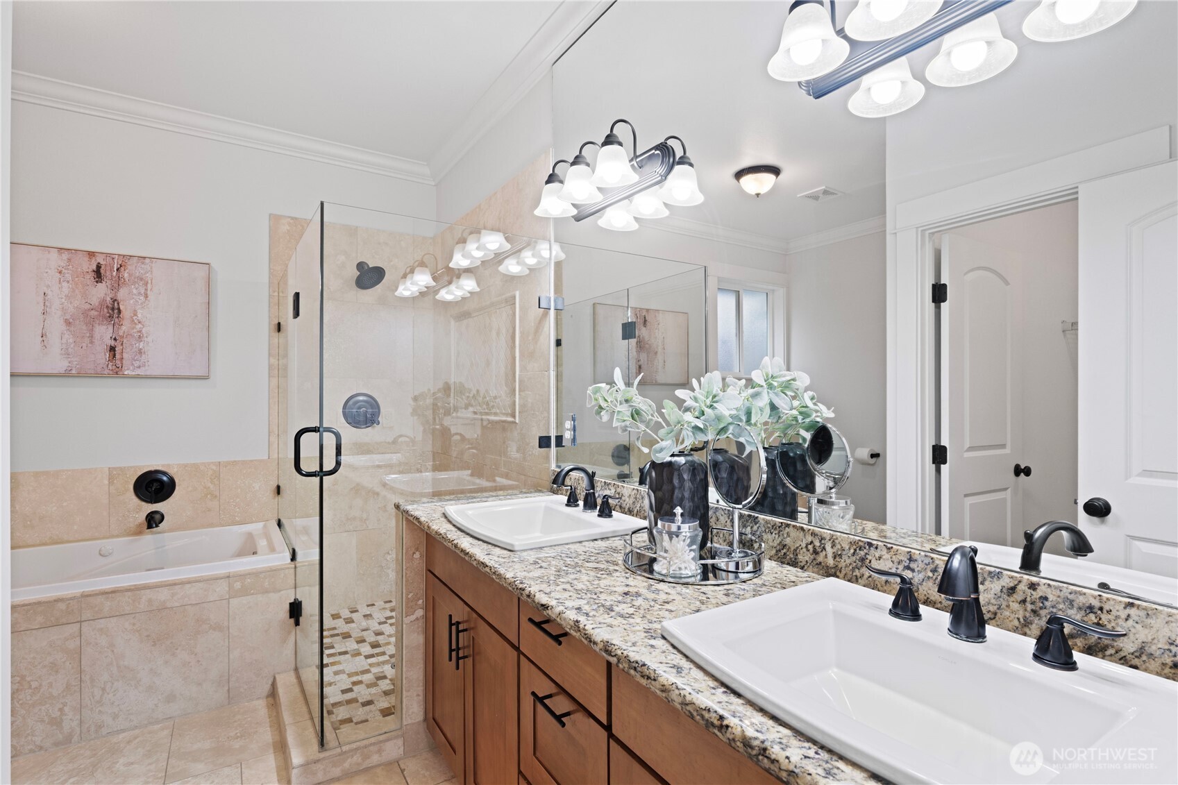 12411 NE 108th Place , Kirkland, WA 98033-4654