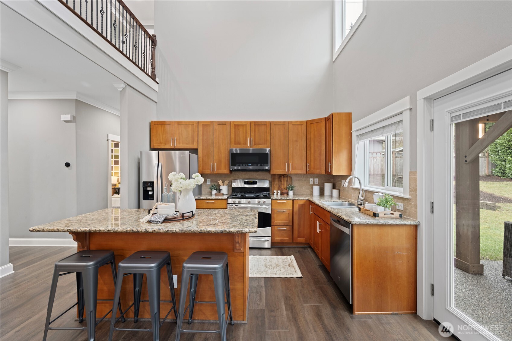 12411 NE 108th Place , Kirkland, WA 98033-4654