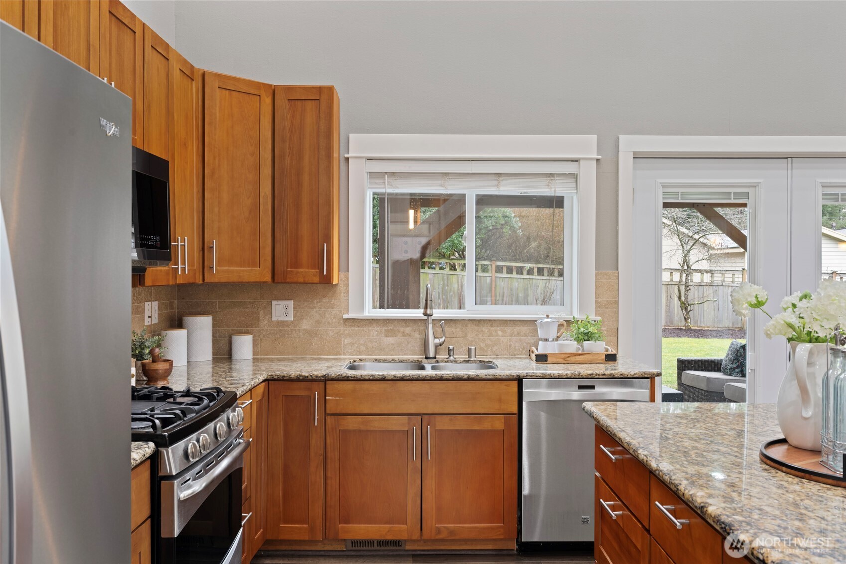 12411 NE 108th Place , Kirkland, WA 98033-4654