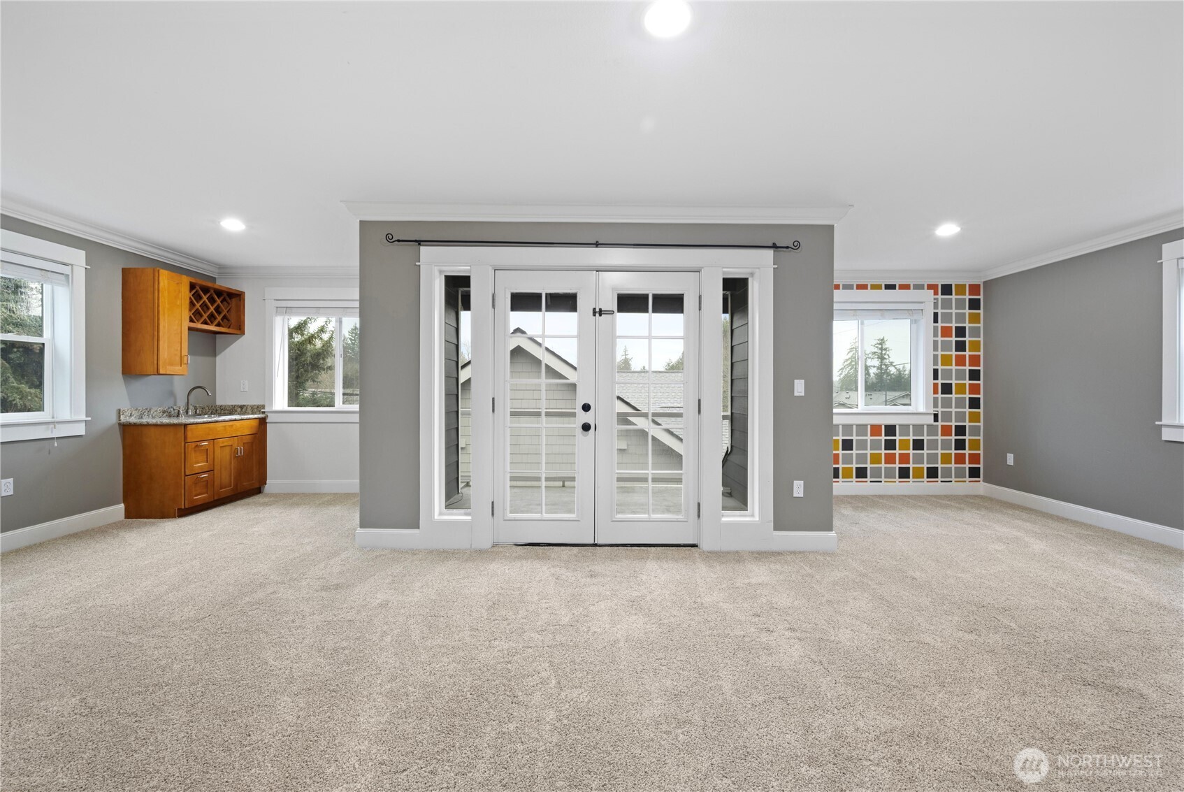 12411 NE 108th Place , Kirkland, WA 98033-4654