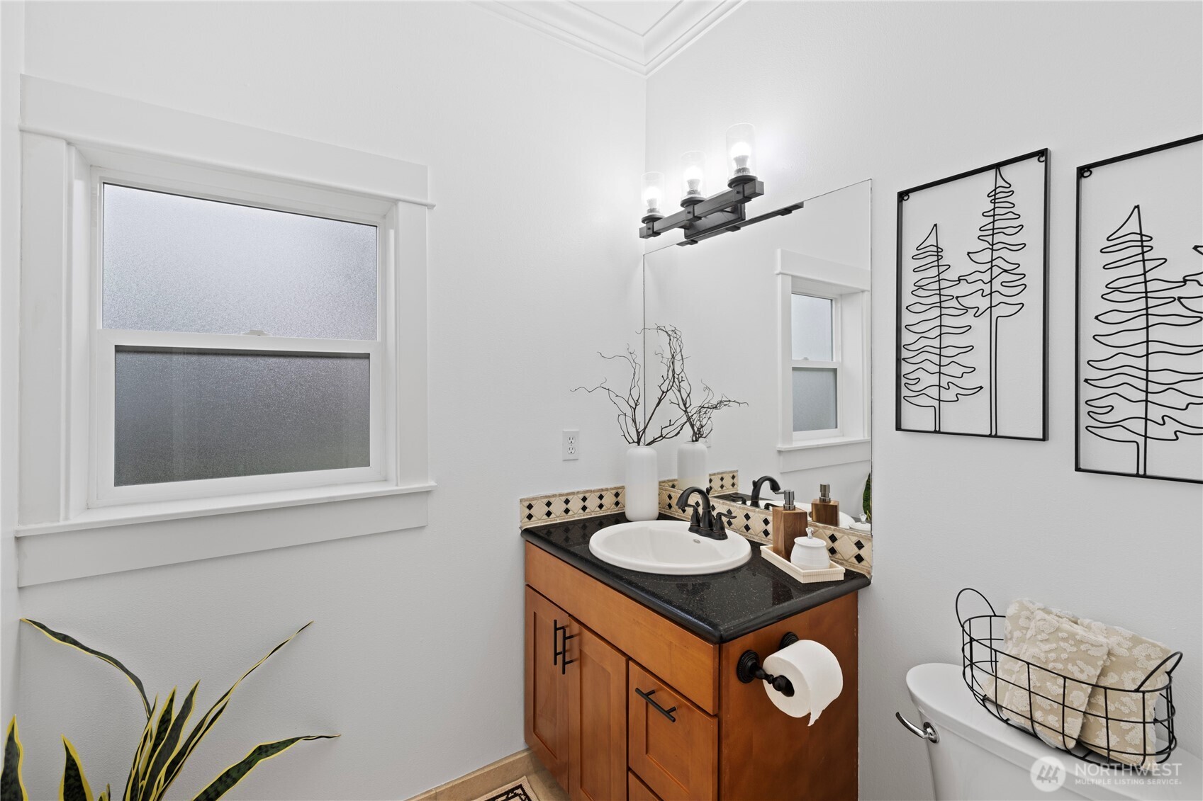 12411 NE 108th Place , Kirkland, WA 98033-4654