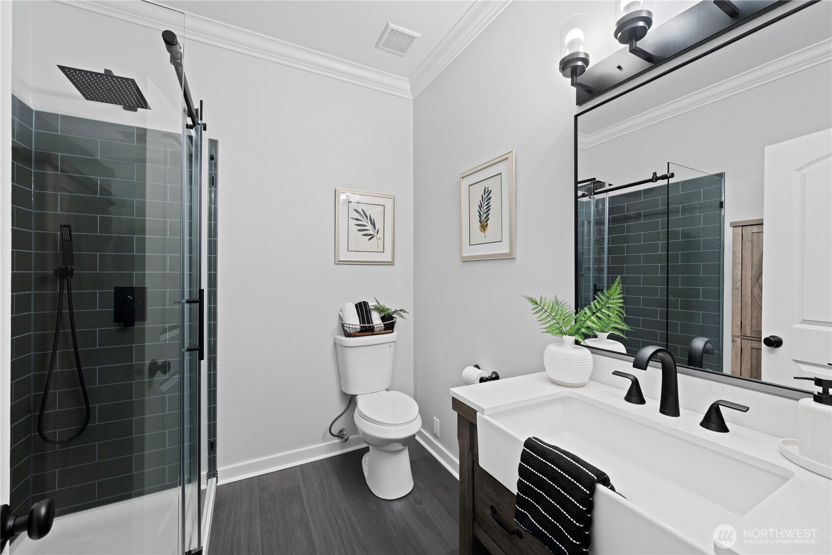 12411 NE 108th Place , Kirkland, WA 98033-4654