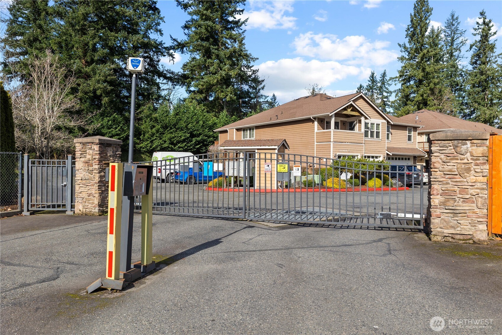 21900 SE 242nd Street #E-1, Maple Valley, WA 98038