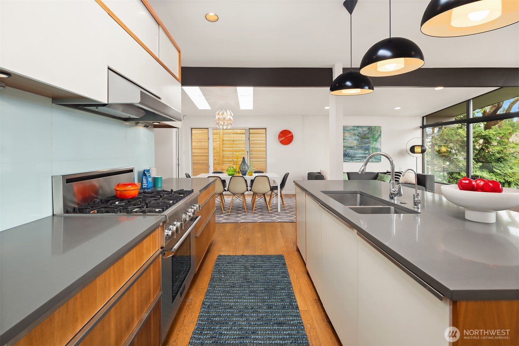 3055 44th Avenue W, Seattle, WA 98199